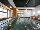 女湯「宝泉」女湯限定でご自由に選んでいただけるシャンプーバーをご用意しております