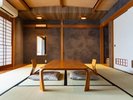 【和室10畳】差し込む光が美しい、風情ある和の空間。