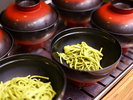 ■ご当地メニュー【茶そば】※お好みで薬味をどうぞ