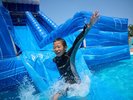 【夏季限定営業レジャープール】バシャーン!と何度でも楽しめる大きな滑り台