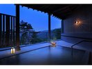 夜の露天風呂