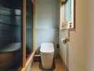 【スイートルーム 点線】洗浄機付きトイレを完備しました全室共通)