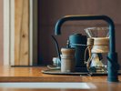 【客室】淹れたてコーヒーがお楽しみいただける道具一式をすべてのお部屋にご用意しております