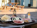 ☆食材はもちろん機材や備品もご用意します。手ぶらでBBQをお楽しみいただけます。