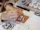 周辺施設ではスペインタイルの絵付け体験もできます。