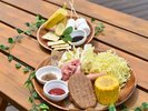 お子様に嬉しい焼きそばやソーセージなどのキッズメニューをご用意しております。