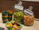 【クラブルームのお客様限定・カクテルタイム】軽食一例(チップス)