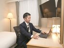 Wi-Fi完備ですが、安定性重視の方向けに有線ケーブルもご用意しております。