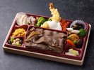 秘伝の割り下に、地元・津の名店「朝日屋」から仕入れた国産牛をさっとくぐらせた”津”の絶品牛めし。