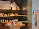 SHOP�ł́A�I���W�i���A�C�e���₨�����ɒu���Ă��鏬���A���̌��I���ꂽ�i�Ȃǂ�̔����Ă��܂��B