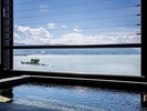 お客様の安全の為、スイート客室露天風呂の露天風呂の窓際に転落防止ワイヤーを設置しております。