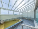 天然温泉大浴場 男湯(神島)16:00〜21:45、6:30〜9:00 泉質…ナトリウムー炭酸水素塩・塩化物温泉