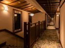 【新館風の語り部】落ち着いた雰囲気の通路はお写真映えにも