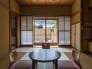 【本館/竹】居間10畳+寝室6畳(2〜4名定員)※2階階段