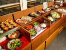 ◇朝食のサラダバー@◇旬野菜が並ぶ新鮮なサラダバー