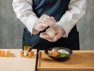 朝食:米どころ富山県で生産されたコシヒカリを使用した、おむすびのライブキッチン。