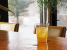 落ち着いた空間でお好きなドリンクをお楽しみください
