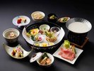 ご夕食一例:旬の食材をふんだんに取り入れた会席料理