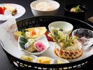 前菜一例:旬菜焼き八寸