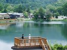 ホテルの目の前に広がる蓼科湖の風景