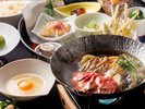 料理長が厳選した馬肉を旨みあふれるすき焼きでご堪能ください