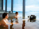 *【富士見亭 最上階 　天空の湯（一例）】最上階 3種の段々露天風呂で、三日月の湯をお楽しみください。
