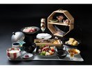 美味贅沢膳:土佐の旬の食材を贅沢に食す 鰹の藁焼たたき・ゆすはら牛付き