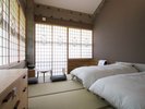 ジャパニーズウッドデッキ付きの和室のお部屋です。※段の高い小上がりがあります。