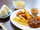 【幼児様(食事あり)の夕食】は【お子様ランチ】を準備いたします
