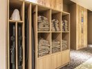 各階エレベーターホールにアイロンなど貸出備品をご用意しております