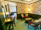 ���������̃_�C�j���O�ƃ��r���O���[���E�x�b�h���[���� 3�����ɕ����ꂽ40���ẴG�O�[�N�e�B�u���[��
