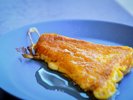 フレンチトーストにはあまーいシロップとごいっしょに