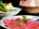 【認証近江牛しゃぶしゃぶ】きめ細やかなサシが入ったお肉をサッと湯通し。自家製たれに絡めてどうぞ。