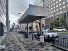 GR:タクシーのりばはホテルを出てすぐ左にございます