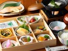 朝食