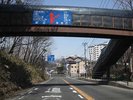 【3】歩道橋をくぐりますと・・・(国道292号線)