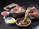 【御造】夕食のお造りは、わさびをお好みですりおろし、料理長お手製醤油でお楽しみください。