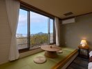 【本館2階】海が見えるツインの洋室【湯布院】禁煙
