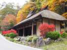 中山道・和田峠付近の接待に建つ永代人馬施行所