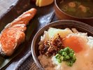 朝は、焼き魚とご飯