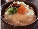 温泉卵とカリカリの食べる醤油