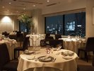 21階洋食レストラン「ブライトコースト」のディナータイムのイメージです