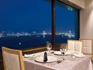 21階洋食レストラン「ブライトコースト」のディナータイムのイメージです