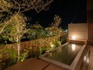 【一番館和田屋】露天風呂付大浴場:阿蘇の星空と、阿蘇五岳から登る朝日を眺めながら至福の温泉タイムを