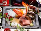�h�̎�l��n���̋��t���ߊC�Œނ��Ă��邻�̓��̊C�N�����؂ȁu������v�ɂ��Ă��񋟁�