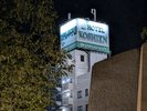 甲子園球場からの夜のホテル外観