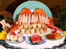 【料理】新鮮な海鮮をふんだんに使用したお造り。