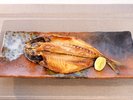 【料理】朝食には地元の干物をご用意しております。