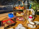 客室名:クリアドームで、夜空を眺めながら軽食をお楽しみいただけます。