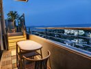 客室名:《浜万年青》温泉に入りながら、日の出や美しい夜景をお楽しみいただけます。